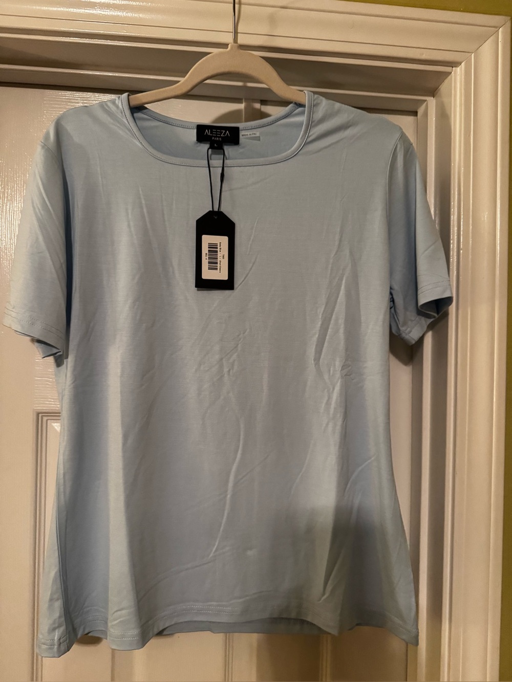 Aleeza Paris Light Blue Short Sleeve Women's Tee Large